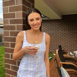 Meet your Posher, Eliza